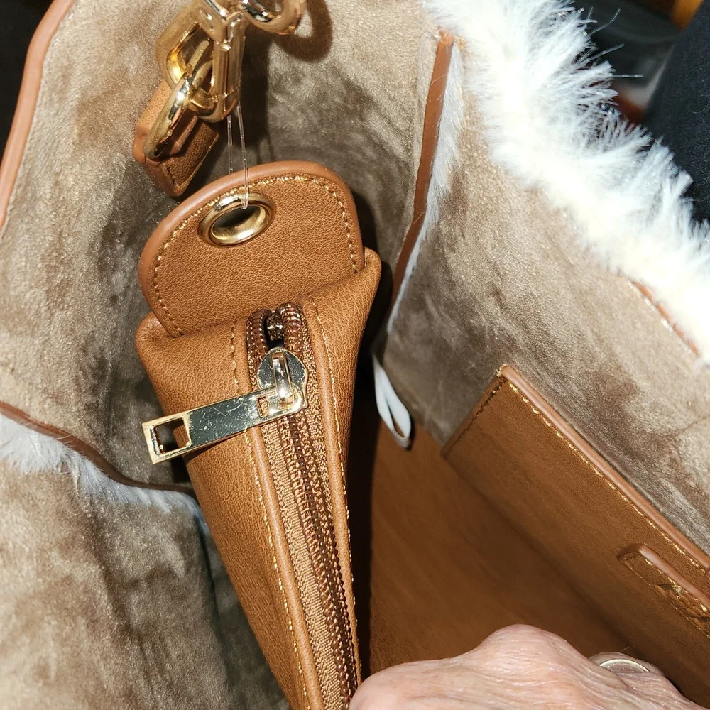Chic Tan and Cream Tote Bag with Pouch